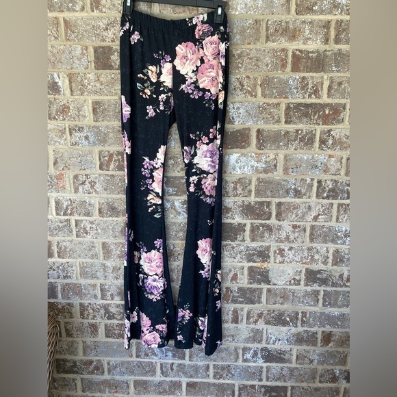 Polly & Esther Pants - Floral Flared Leggings Polly & Esther Size Medium NWT